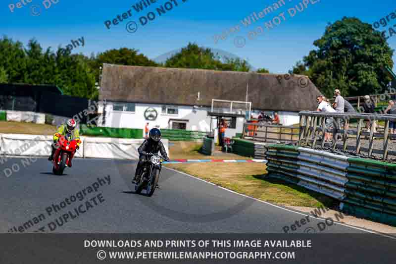 Vintage motorcycle club;eventdigitalimages;mallory park;mallory park trackday photographs;no limits trackdays;peter wileman photography;trackday digital images;trackday photos;vmcc festival 1000 bikes photographs